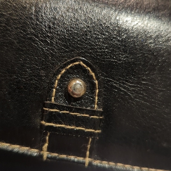 BUXTON Genuine Leather Vintage Minimalist Black Wallet w Kiss Lock Change Pouch - Picture 2 of 16